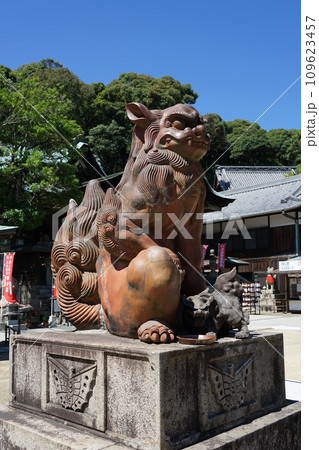 備前焼の狛犬 金刀比羅宮との両参りで知られる由加神社本宮(岡山県倉敷市) 備前焼の狛犬 金刀比羅宮との両参りで知られる由加神社本宮(岡山県倉敷市) 109623457