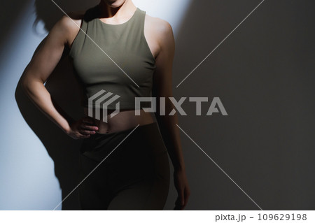トレーニングウェアを着た女性 109629198