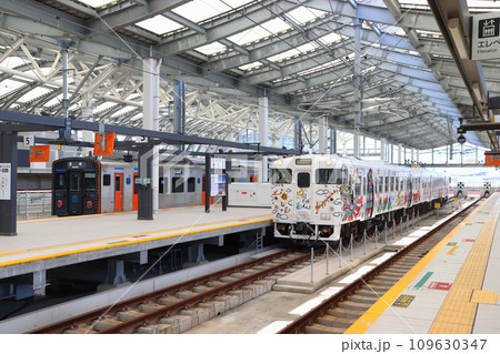 長崎駅に停車中の長崎本線キハ47（Choo Choo 西九州 TRAIN） 109630347