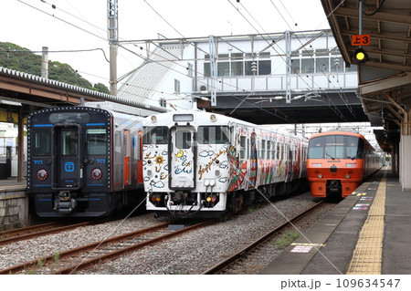 江北駅を発車する特急ハウステンボス 江北駅を発車する特急ハウステンボス 109634547