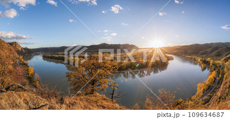 Panorama of Wachau valley (UNESCO) during autumn with Danube river near the Durnstein village in Lower Austria, Austria 109634687