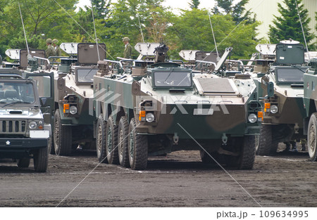 駐車中の陸上自衛隊 96式装輪装甲車 109634995