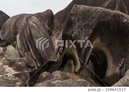 Giant Union Rock. Natural landmark of La Digue island, Seychelles Giant Union Rock. Natural landmark of La Digue island, Seychelles 109641537