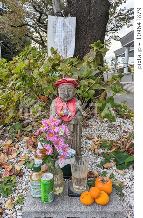 病院患者を癒やすお地蔵様 病院患者を癒やすお地蔵様 109641879