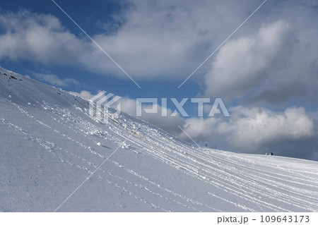 鳥取砂丘の雪景色 鳥取砂丘の雪景色 109643173