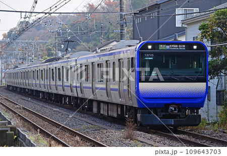 横須賀線 鎌倉ー北鎌倉 JR東日本 E235系1000番台 F-18編成(鎌倉) 横須賀線 鎌倉ー北鎌倉 JR東日本 E235系1000番台 F-18編成(鎌倉) 109643703