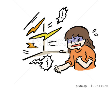 隣の部屋の騒音に困惑する女性のイラスト 隣の部屋の騒音に困惑する女性のイラスト 109644026