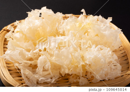 中国産　白キクラゲ　（乾燥） 109645014