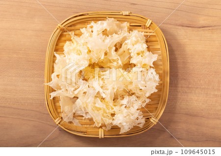 中国産　白キクラゲ　（乾燥） 109645015