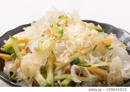 白キクラゲとキュウリ、メンマの中華サラダ 109645023