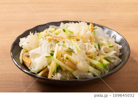 白キクラゲとキュウリ、メンマの中華サラダ 白キクラゲとキュウリ、メンマの中華サラダ 109645032