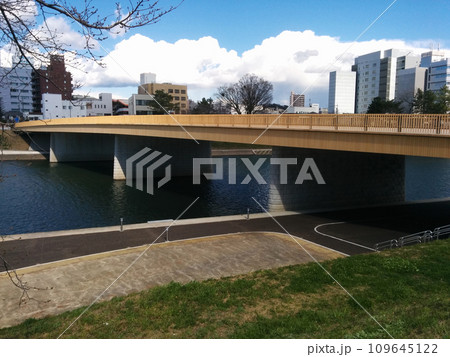 木造の渡橋～都市開発事業 109645122