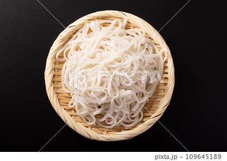 ロカボ麺 低糖質麺 (おからパウダー こんにゃく粉) ロカボ麺 低糖質麺 (おからパウダー こんにゃく粉) 109645189