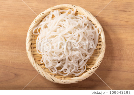 ロカボ麺 低糖質麺 (おからパウダー こんにゃく粉) ロカボ麺 低糖質麺 (おからパウダー こんにゃく粉) 109645192