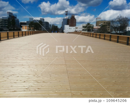 木造の渡橋~都市開発事業 木造の渡橋~都市開発事業 109645206