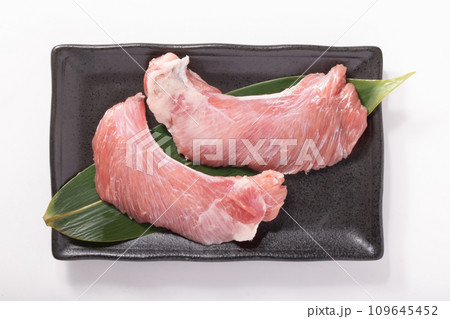 (宮城県塩竈港直送) メバチマグロ ホホ肉 希少部位 (宮城県塩竈港直送) メバチマグロ ホホ肉 希少部位 109645452