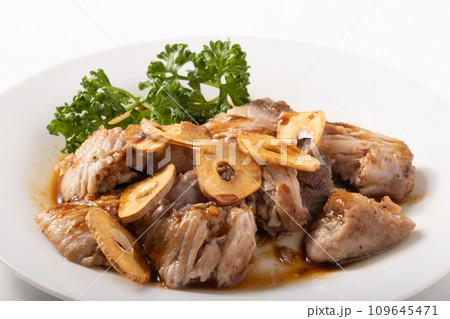 宮城県塩竈港直送　メバチマグロ　ホホ肉のステーキ　 109645471