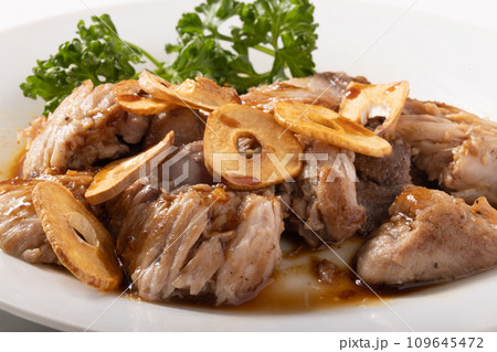 宮城県塩竈港直送　メバチマグロ　ホホ肉のステーキ　 109645472