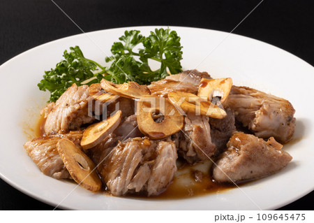 宮城県塩竈港直送　メバチマグロ　ホホ肉のステーキ　 109645475