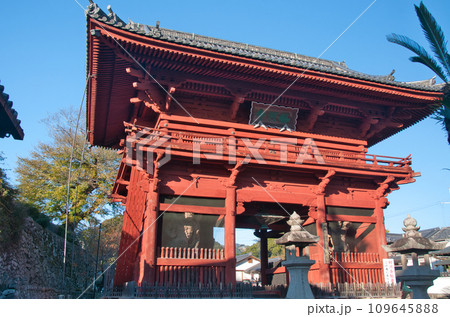 粉河寺(大門)　【和歌山県紀の川市】 109645888