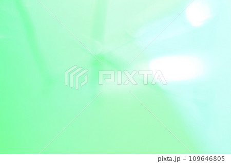 青・緑色系の緩やかなライン背景　グラデーション 109646805