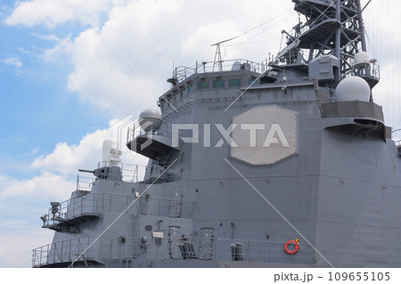 海上自衛隊イージス艦きりしまの艦橋 109655105