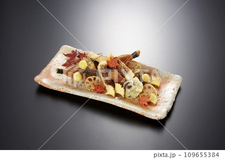 和食_吹き寄せ盛り_揚げ物料理 109655384