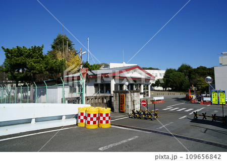 御稜威橋(みいつばし)と陸上自衛隊久里浜駐屯地 御稜威橋(みいつばし)と陸上自衛隊久里浜駐屯地 109656842