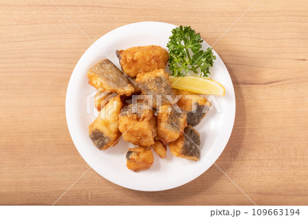 真鱈のから揚げ 真鱈のから揚げ 109663194