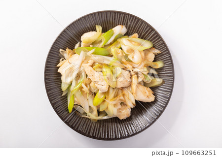 鶏ささみのネギ塩炒め 109663251