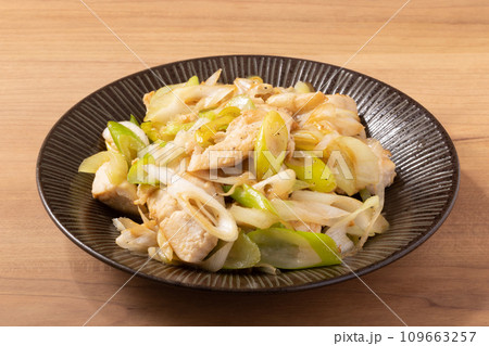 鶏ささみのネギ塩炒め 鶏ささみのネギ塩炒め 109663257
