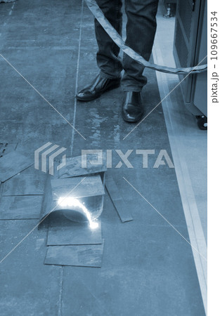 Laser metal cleaning. Metal cleaning with laser from rust. New modern innovative technologies. Metal laser cleaning with portable equipment. Cleansing laser. Highly concentrated powerful radiation. Laser metal cleaning. Metal cleaning with laser from rust. New modern innovative technologies. Metal laser cleaning with portable equipment. Cleansing laser. Highly concentrated powerful radiation. 109667534