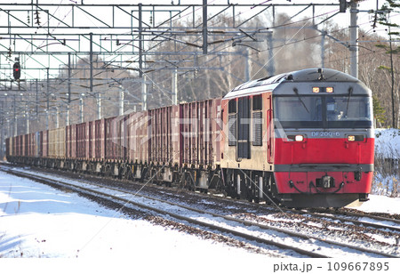 千歳線 北広島ー上野幌 JR貨物 DF200-6(鷲別) 千歳線 北広島ー上野幌 JR貨物 DF200-6(鷲別) 109667895