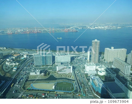 大阪府咲州庁舎からの眺望　夢洲方向 109673904