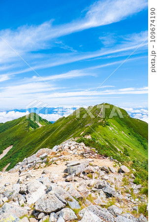 夏の爺ヶ岳登山（爺ヶ岳中峰と北峰） 109674190