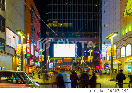 新宿歌舞伎町　トー横前　Dec.2023 109674343