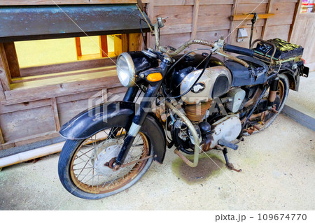 錆びたオートバイ 錆びたオートバイ 109674770