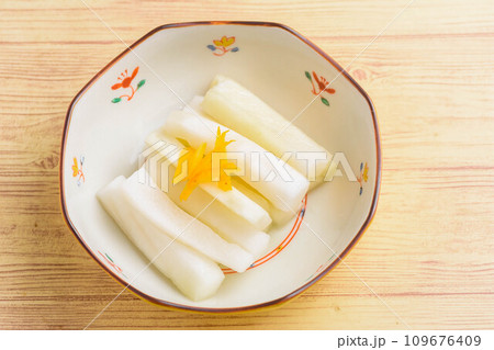 冬の味覚　ゆず大根の漬物 109676409