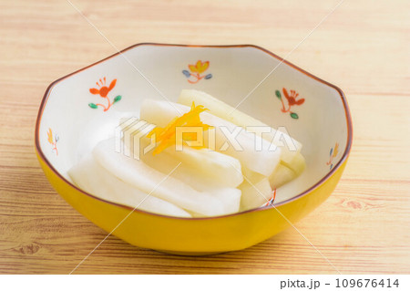 冬の味覚　ゆず大根の漬物 109676414