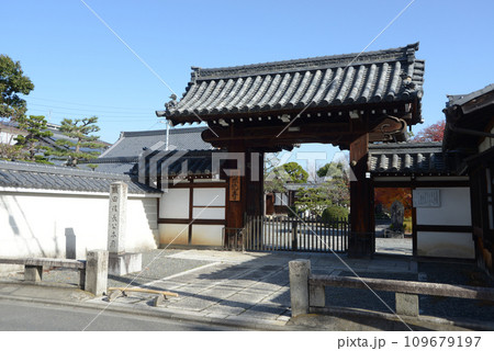 阿弥陀寺 山門 京都市上京区 阿弥陀寺 山門 京都市上京区 109679197