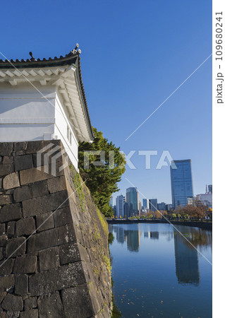 旧江戸城 外桜田門とお濠 109680241