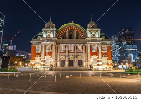 中之島　大阪市中央公会堂　夜景 109680515