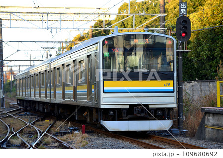 鶴見線205系1100番台普通電車3両 109680692