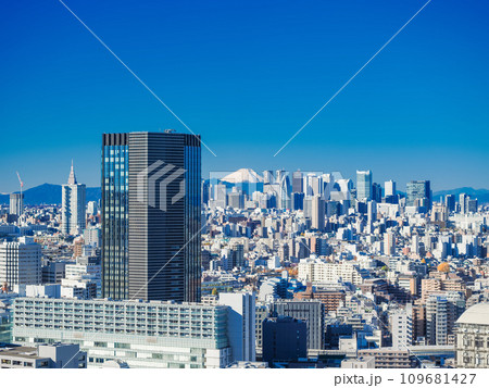 東京新宿方面都市風景　富士山遠望 109681427