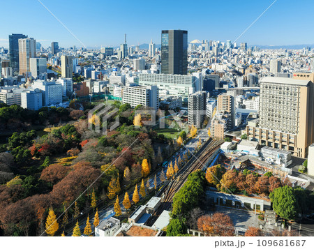 東京都市風景・眼下の小石川後楽園と富士山遠望 東京都市風景・眼下の小石川後楽園と富士山遠望 109681687