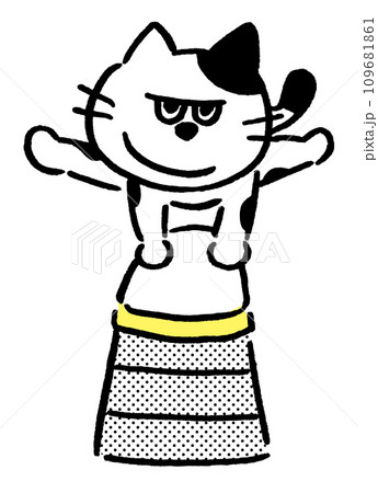 白黒の目つきがワルくてニヤリと笑ったブチ猫 109681861