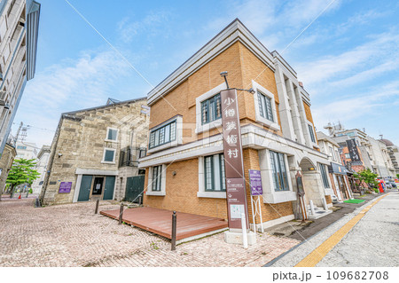 北海道小樽市　小樽芸術村　ステンドグラス美術館（旧高橋倉庫） 109682708