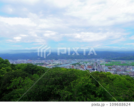五台山より望む高知の街並み(高知県高知市) 五台山より望む高知の街並み(高知県高知市) 109688624