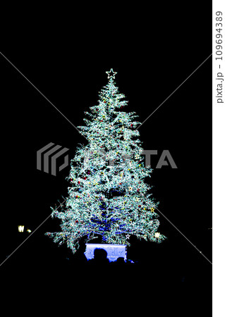 クリスマスの函館のベイエリア 109694389