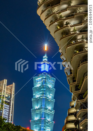 台湾　台北の街並み 109694955